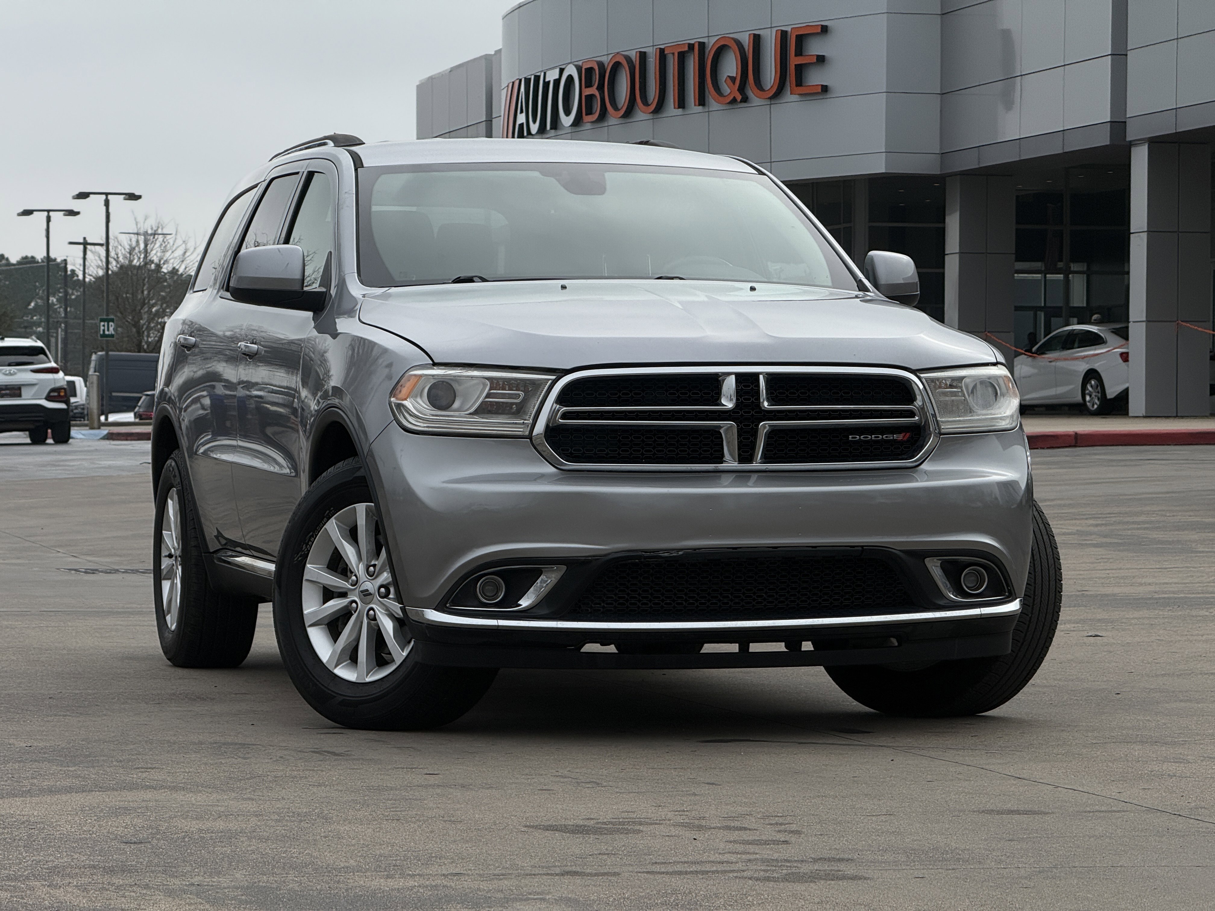 Used 2019 Dodge Durango SXT image 3