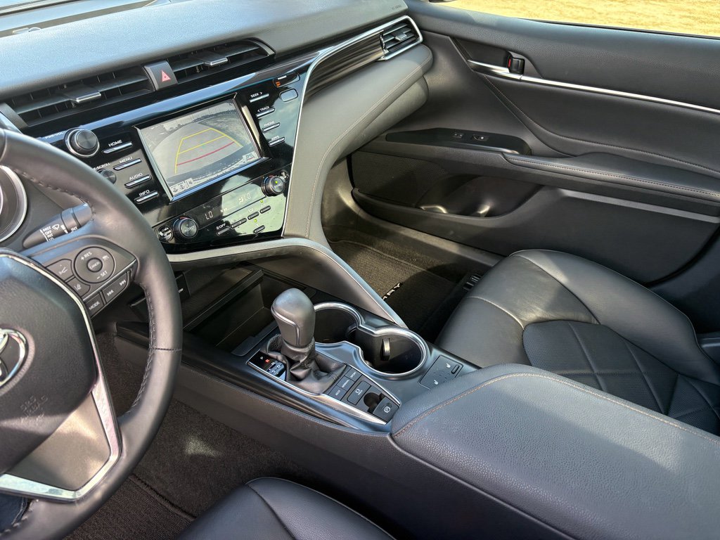 Used 2018 Toyota Camry XLE image 16