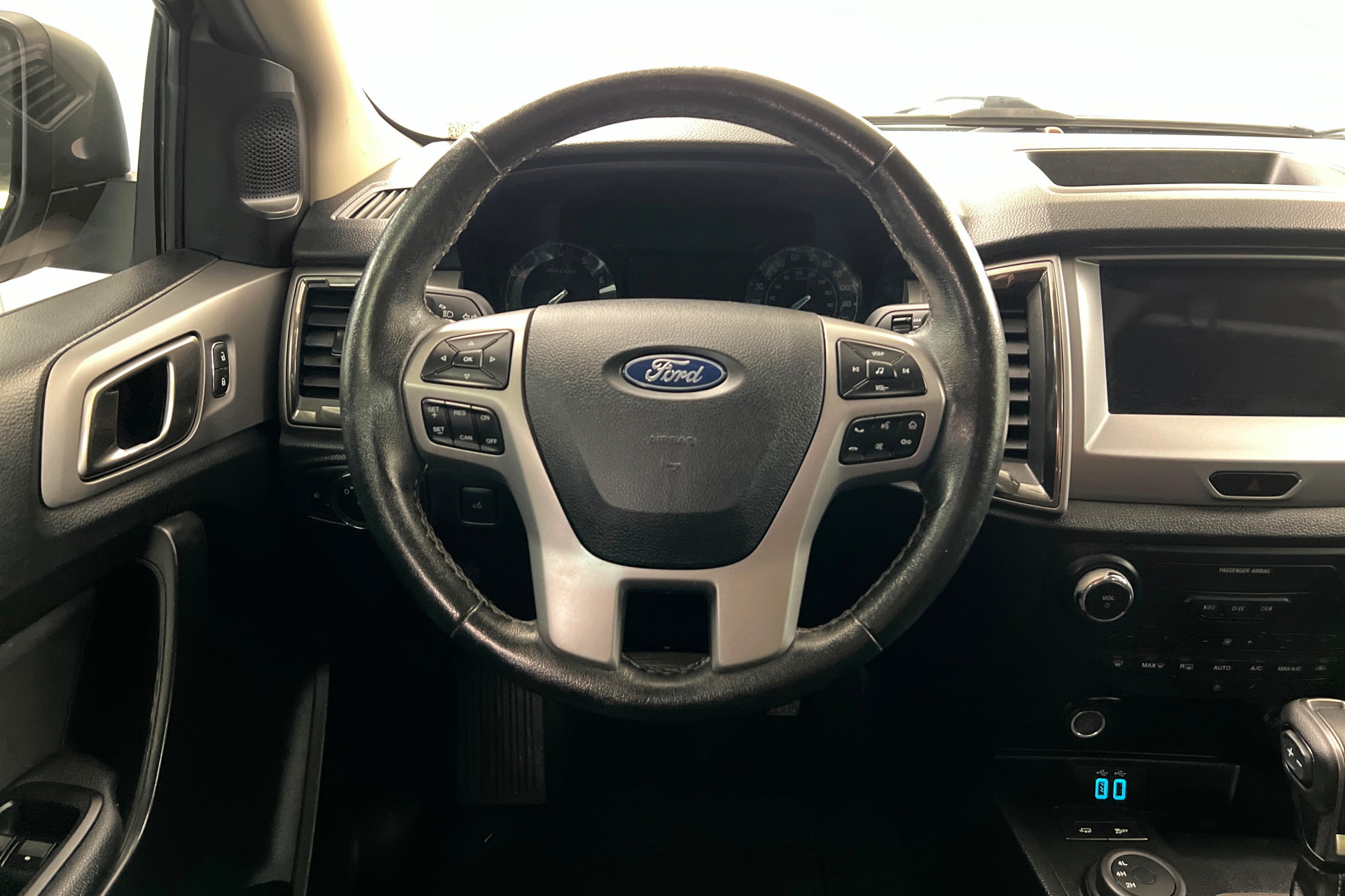 Used 2023 Ford Ranger XLT w/ Equipment Group 301A Mid AWD/4WD image 13