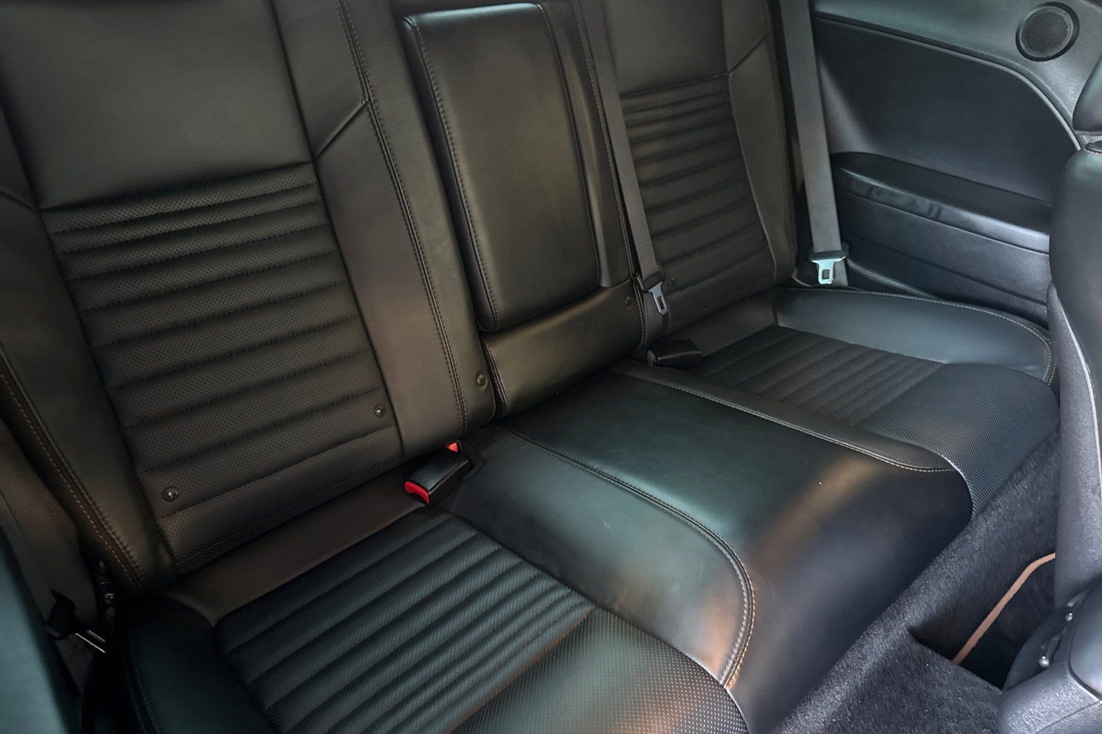 Used 2015 Dodge Challenger R/T Scat Pack RWD image 17