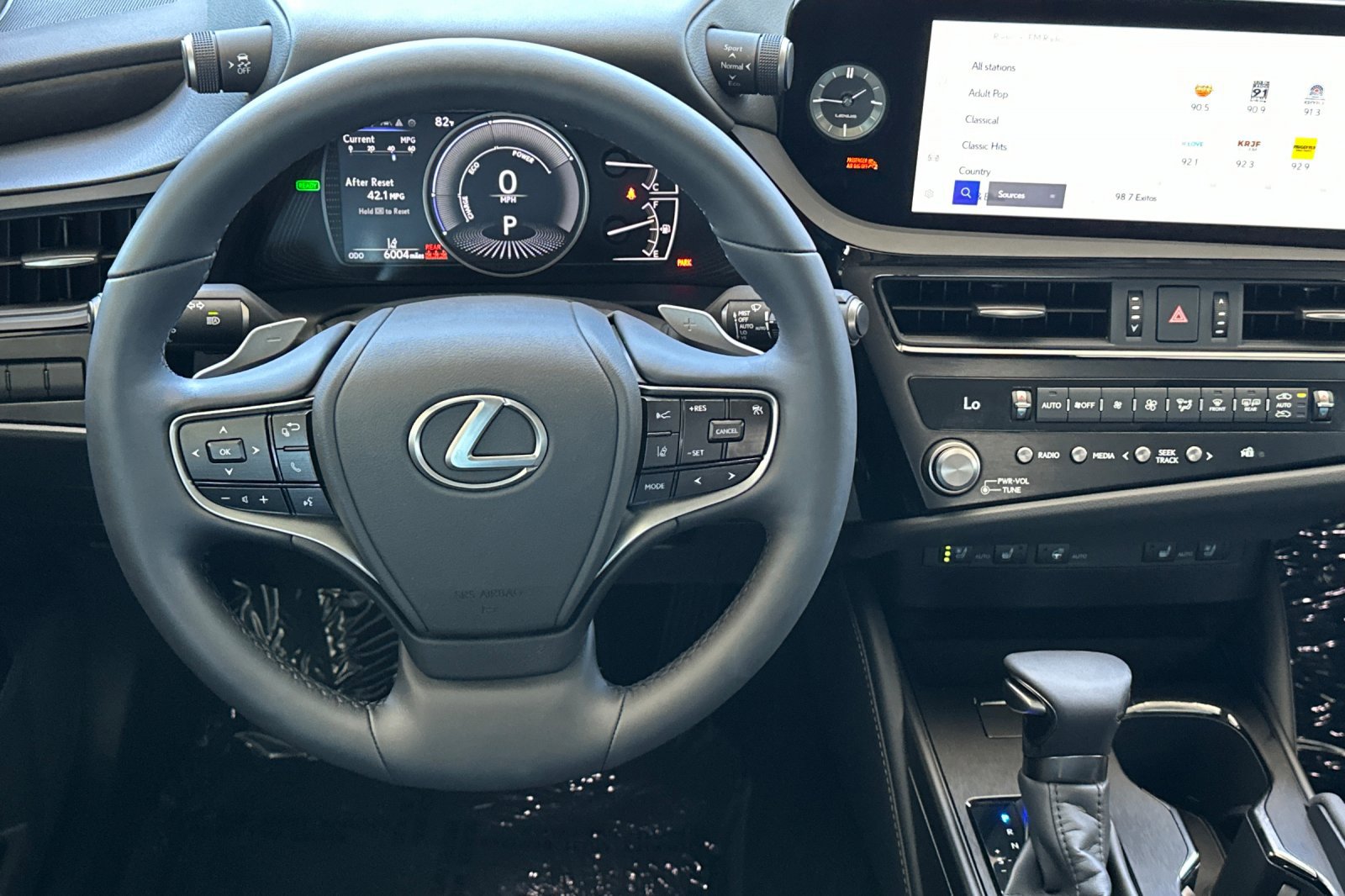 Used 2025 Lexus ES 300h w/ Premium Package FWD image 14