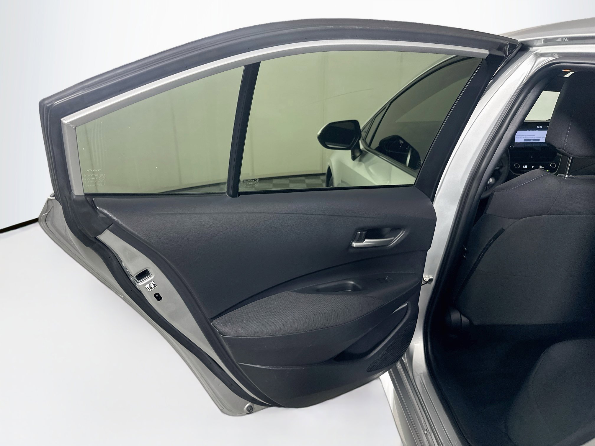 Used 2020 Toyota Corolla LE FWD image 24