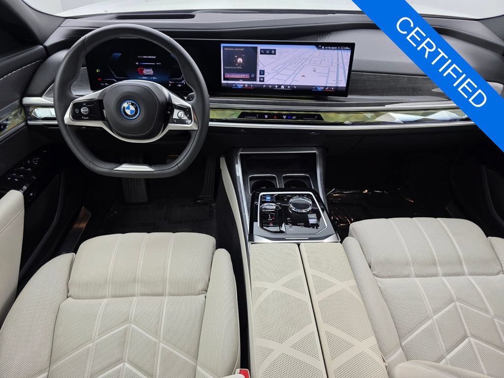 Certified 2023 BMW i7 xDrive60 AWD/4WD image 13