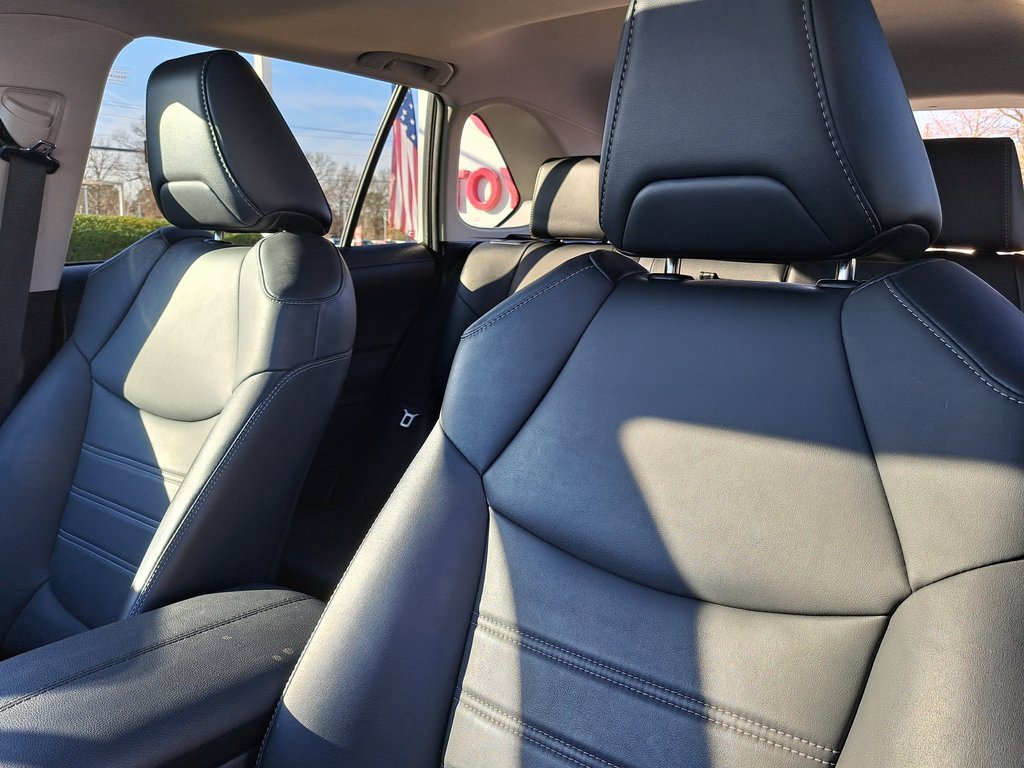 Used 2022 Toyota RAV4 XLE Premium image 28