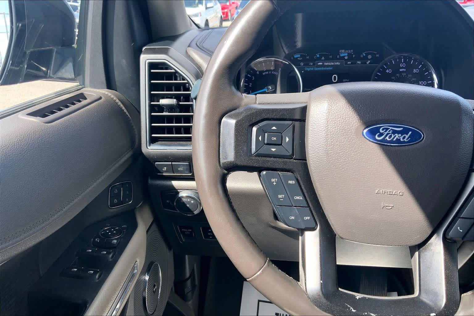 Used 2018 Ford Expedition Limited RWD image 24