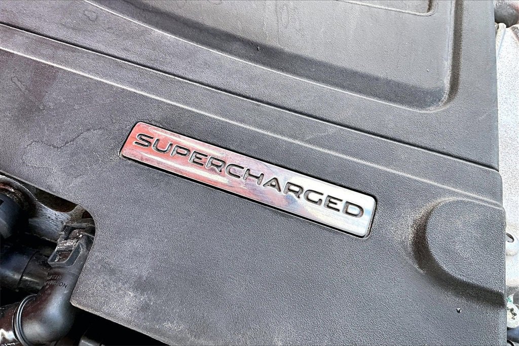 Used 2015 Jaguar F-TYPE Convertible image 31