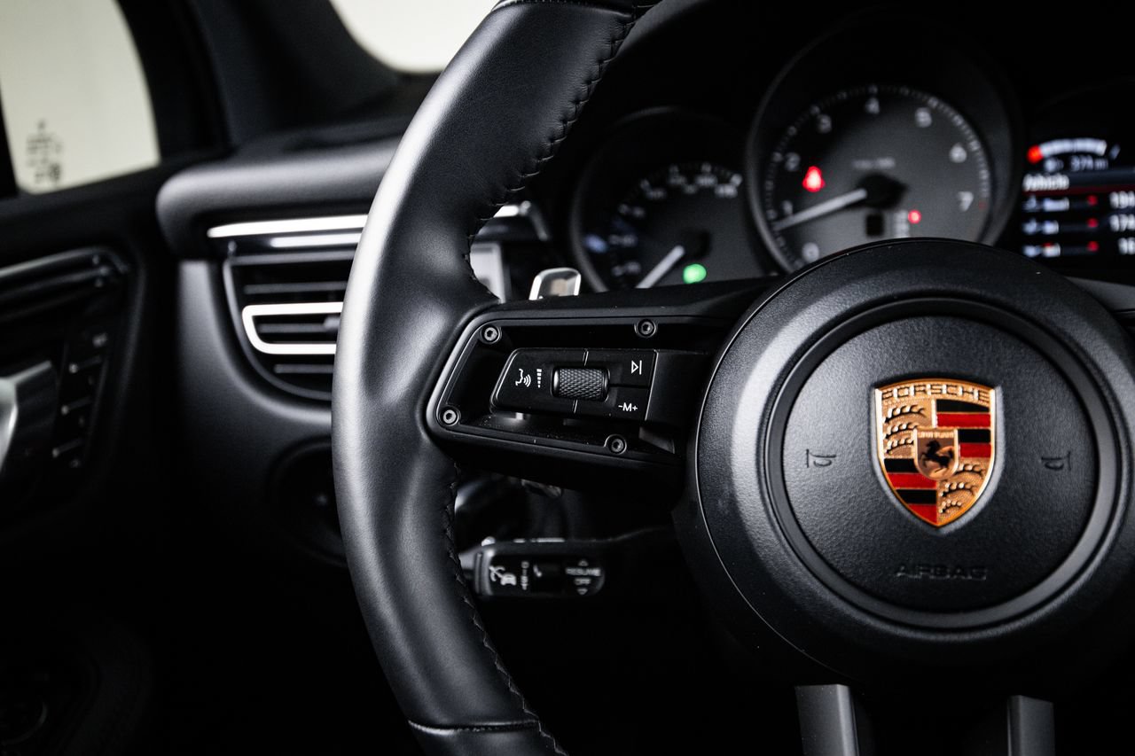 Certified 2026 Porsche Macan S AWD/4WD image 17