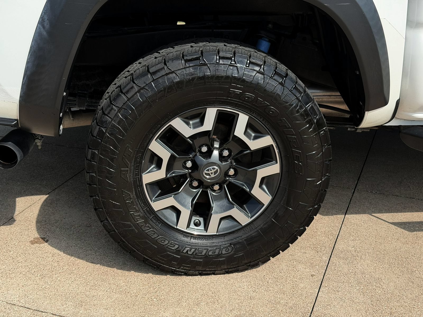 Used 2020 Toyota Tacoma TRD Off-Road AWD/4WD image 8
