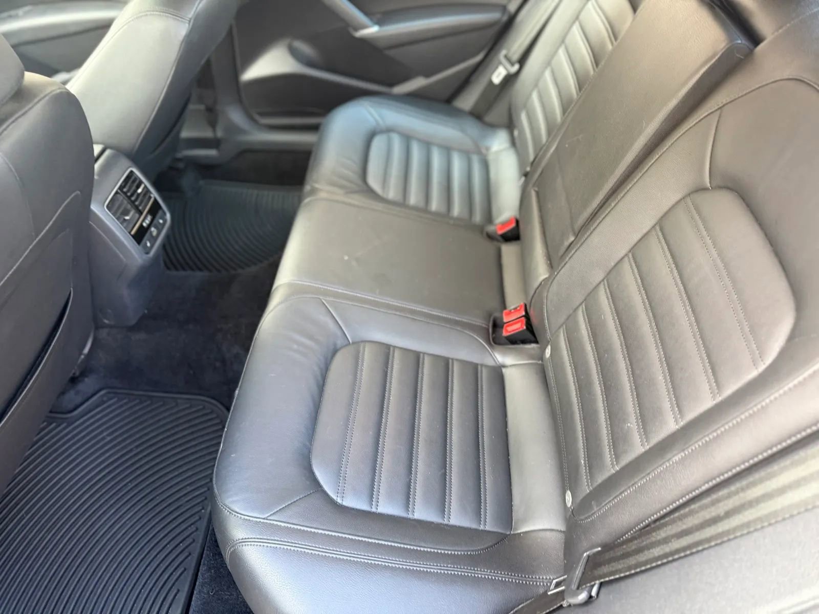 Used 2018 Volkswagen Passat 3.6 SEL Premium image 13