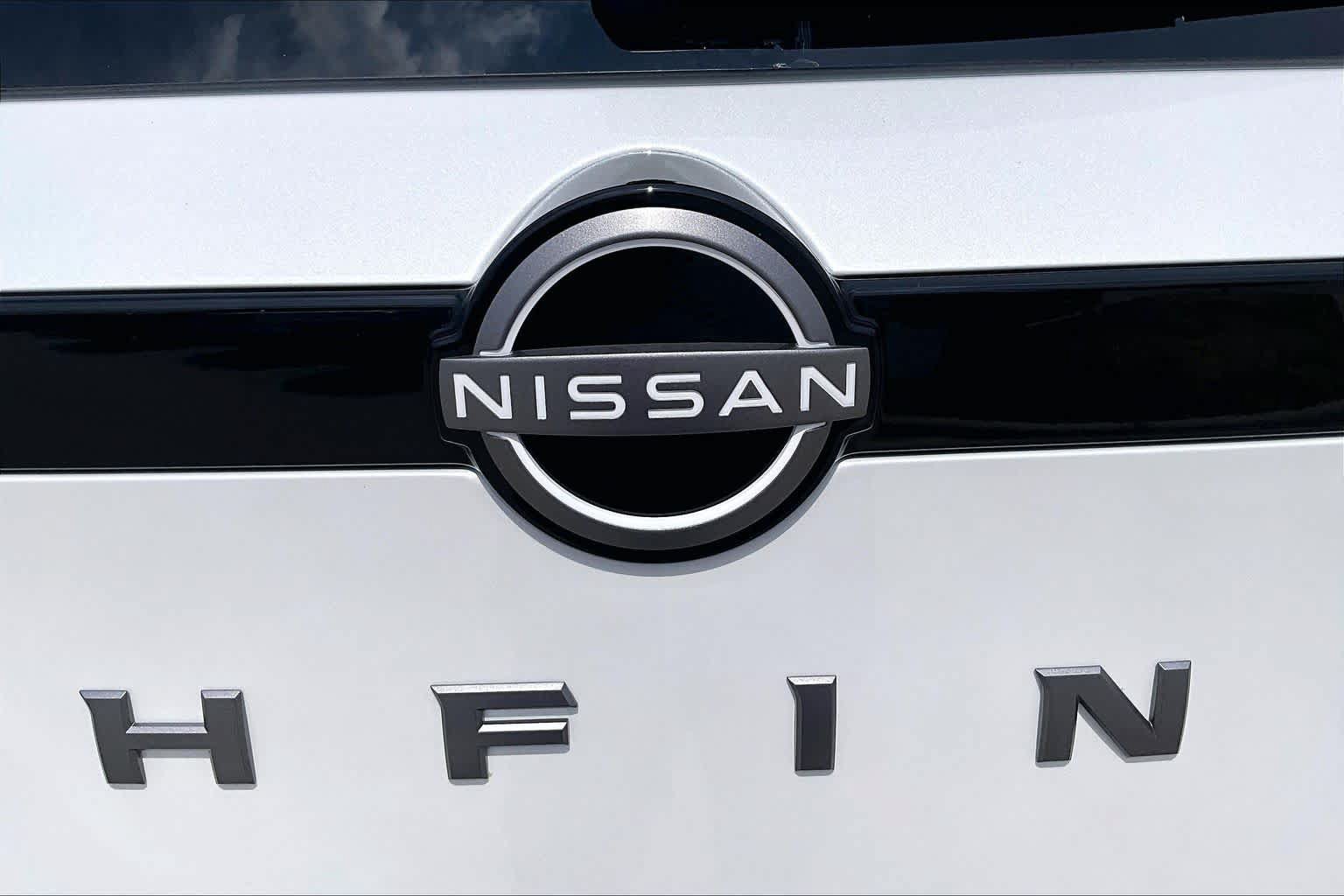 New 2026 Nissan Pathfinder SL FWD image 15