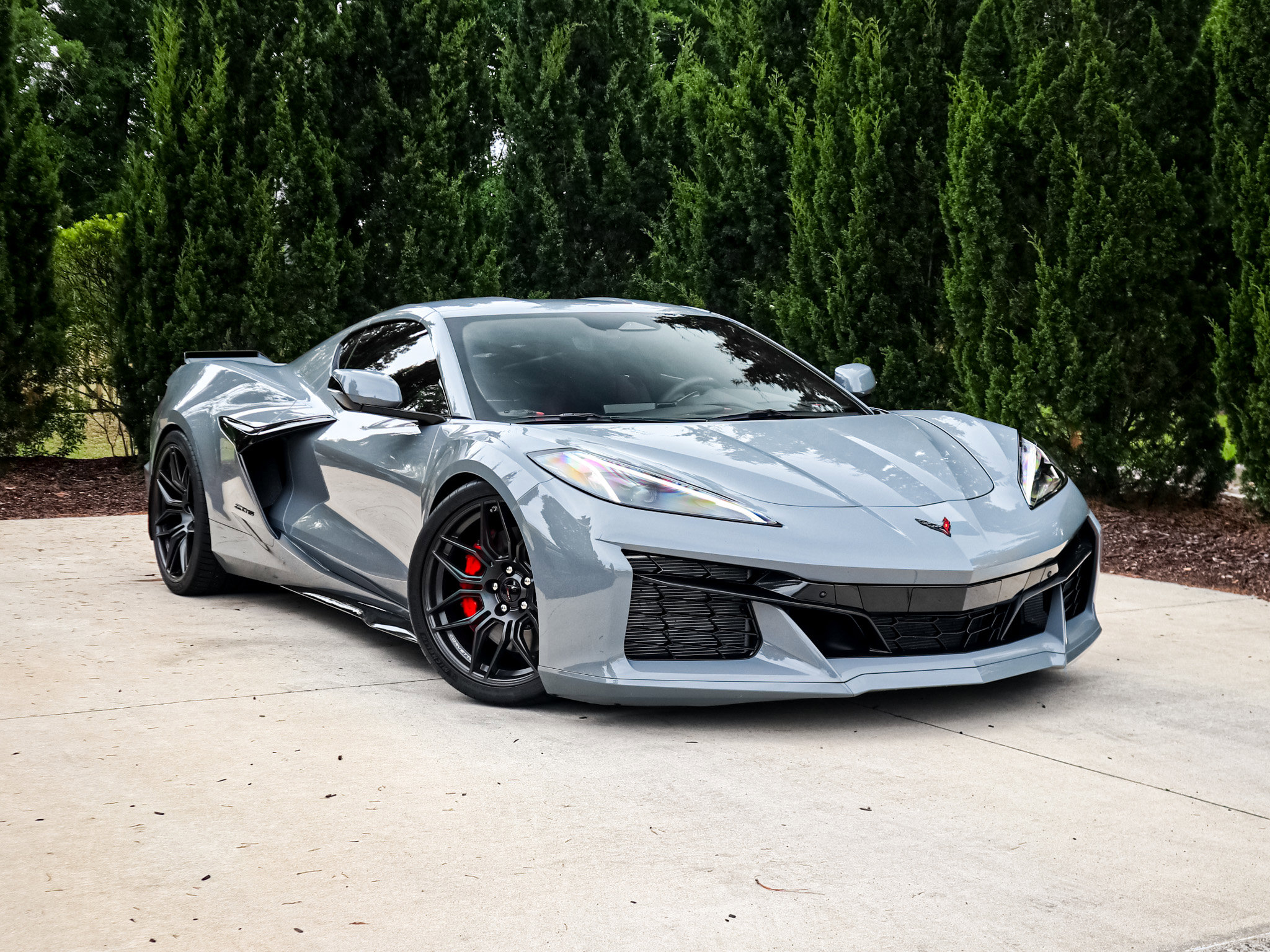 Used 2024 Chevrolet Corvette Z06 RWD image 2