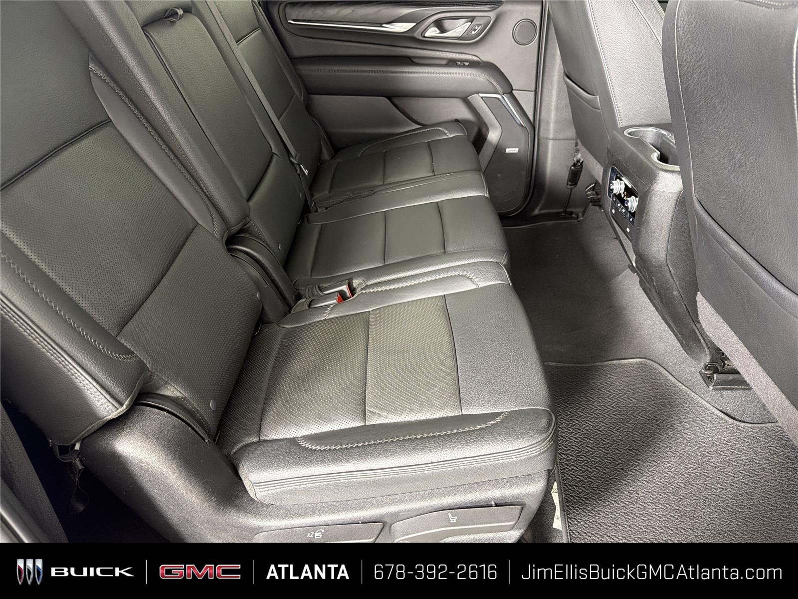 Used 2024 GMC Yukon XL Denali RWD image 13