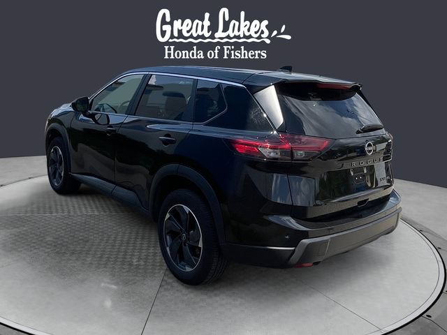 Used 2024 Nissan Rogue SV AWD/4WD image 3