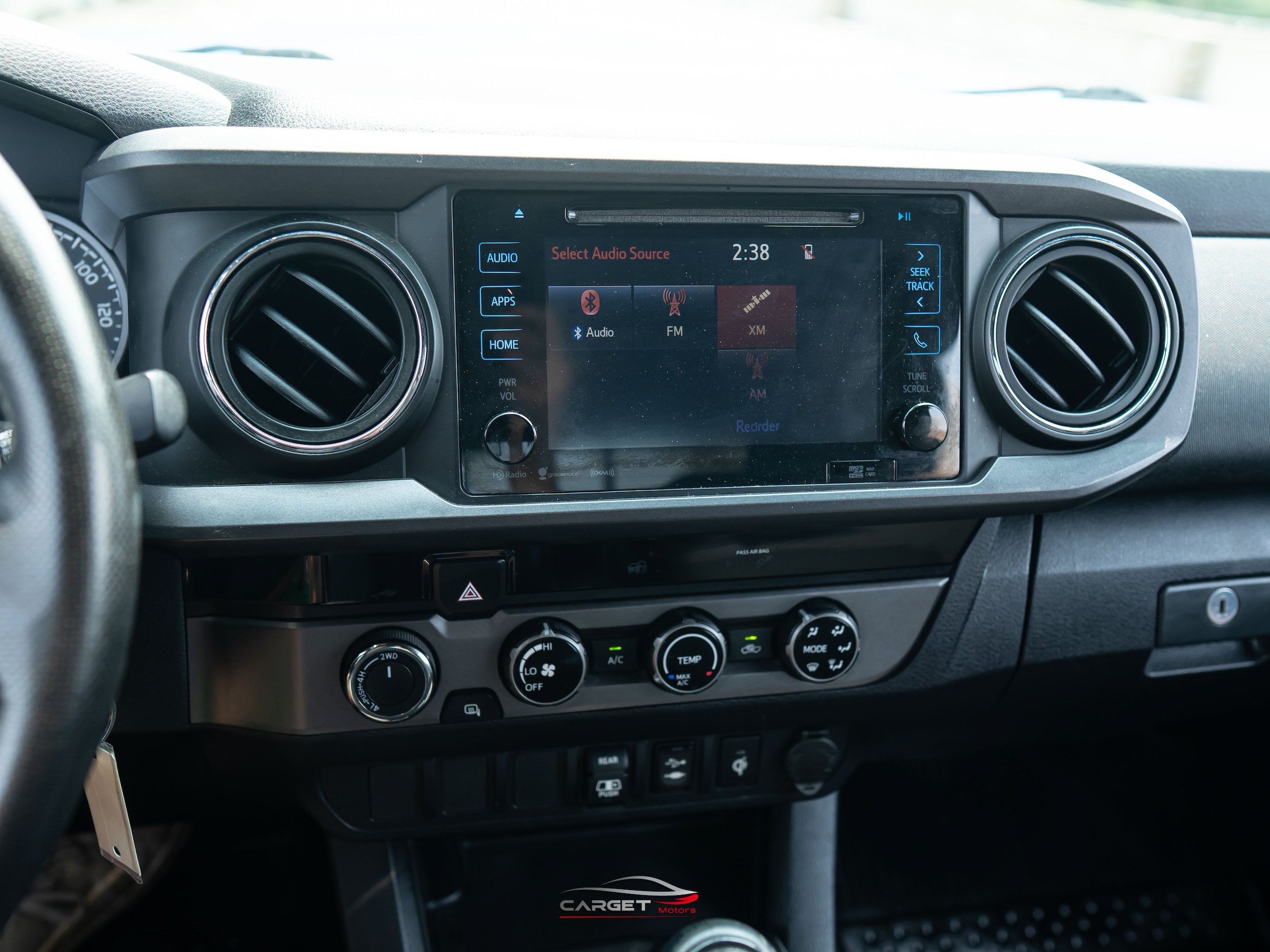 Used 2018 Toyota Tacoma TRD Sport AWD/4WD image 28