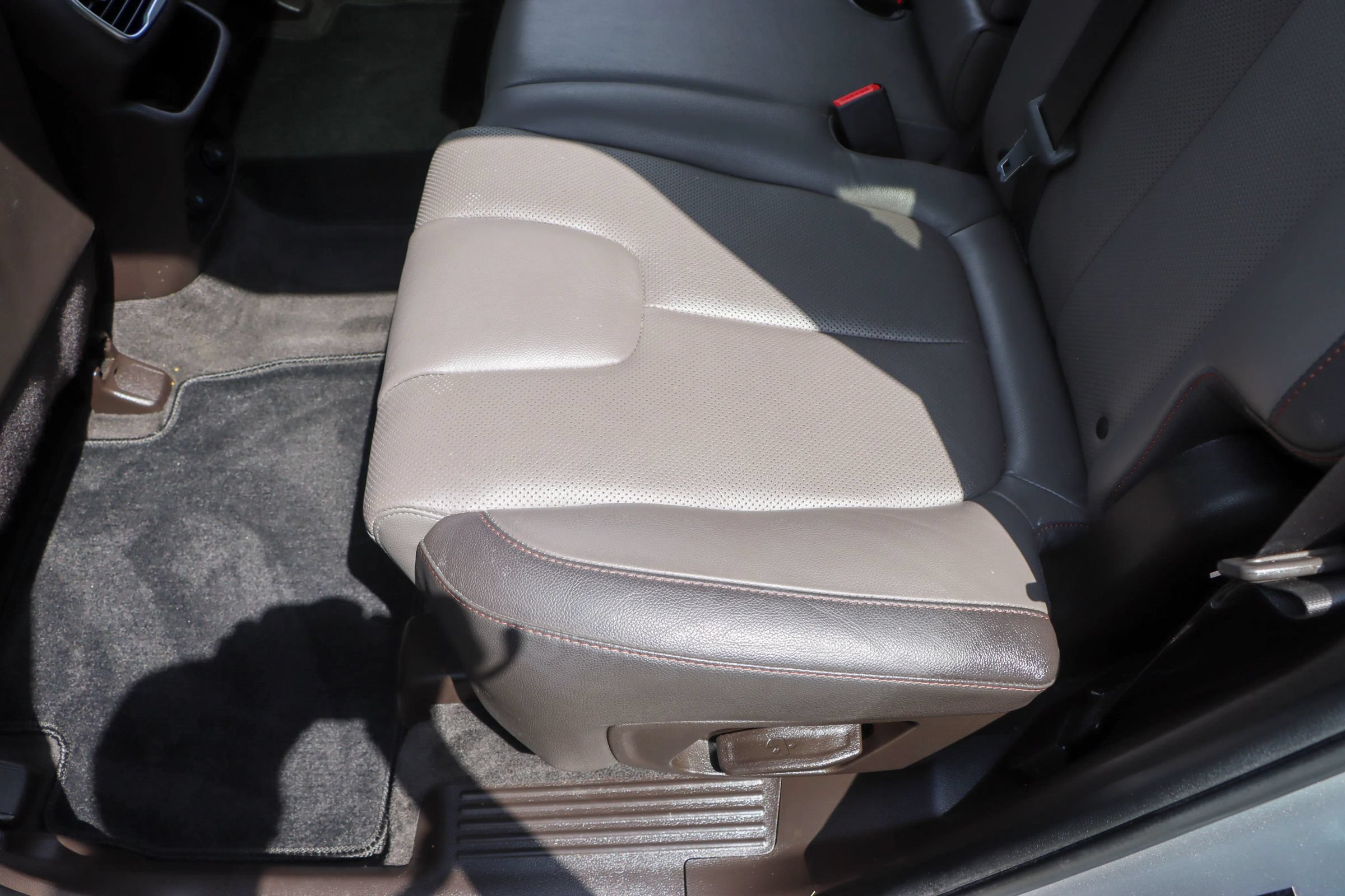 Used 2020 Hyundai Santa Fe SEL w/ Cargo Package FWD image 18