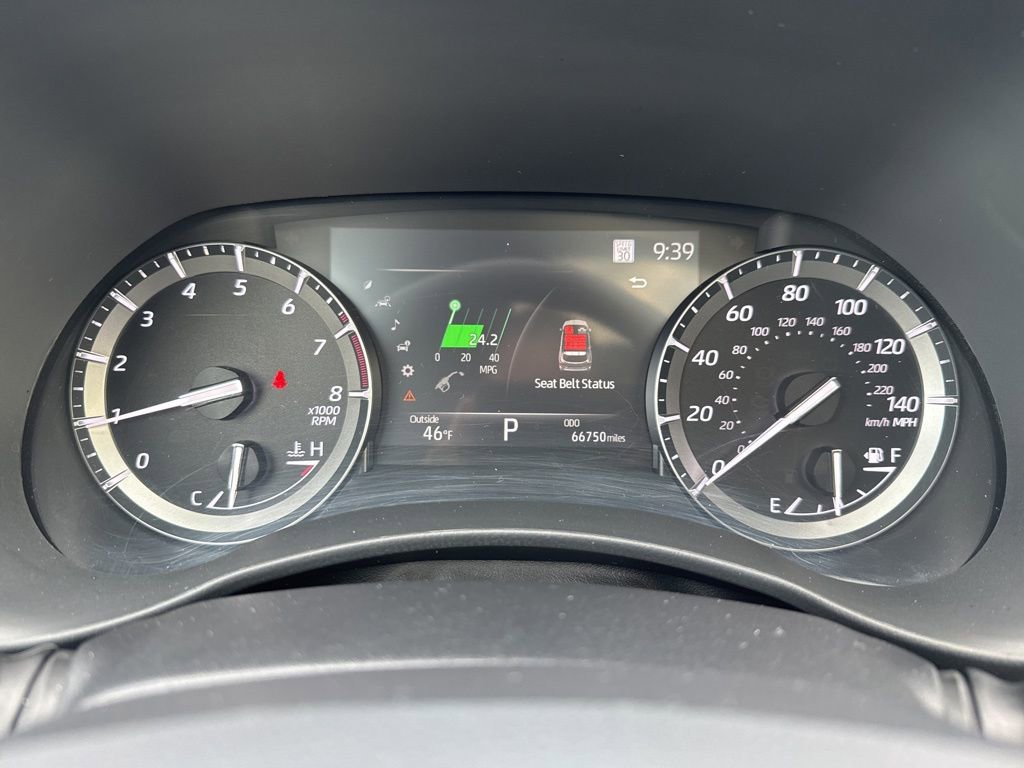 Used 2020 Toyota Highlander XLE image 25