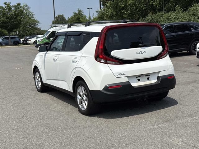 Used 2022 Kia Soul LX w/ Technology Package FWD image 4