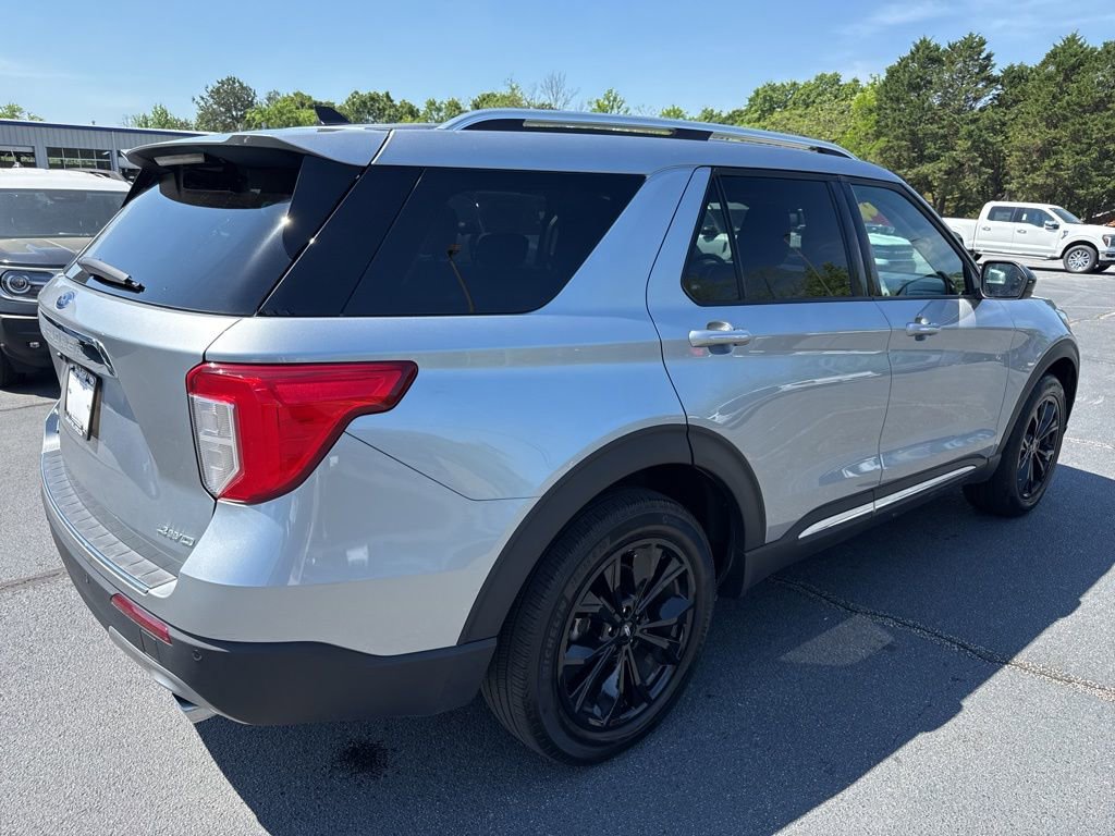 Used 2024 Ford Explorer Limited AWD/4WD image 2