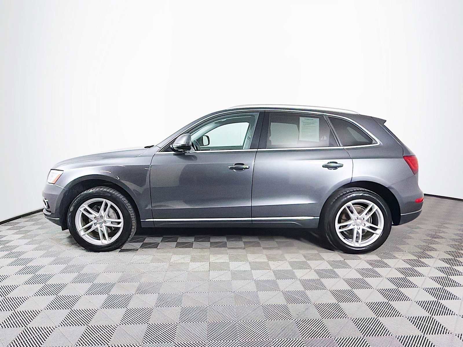 Used 2016 Audi Q5 2.0T Premium Plus w/ Technology Package AWD/4WD image 8
