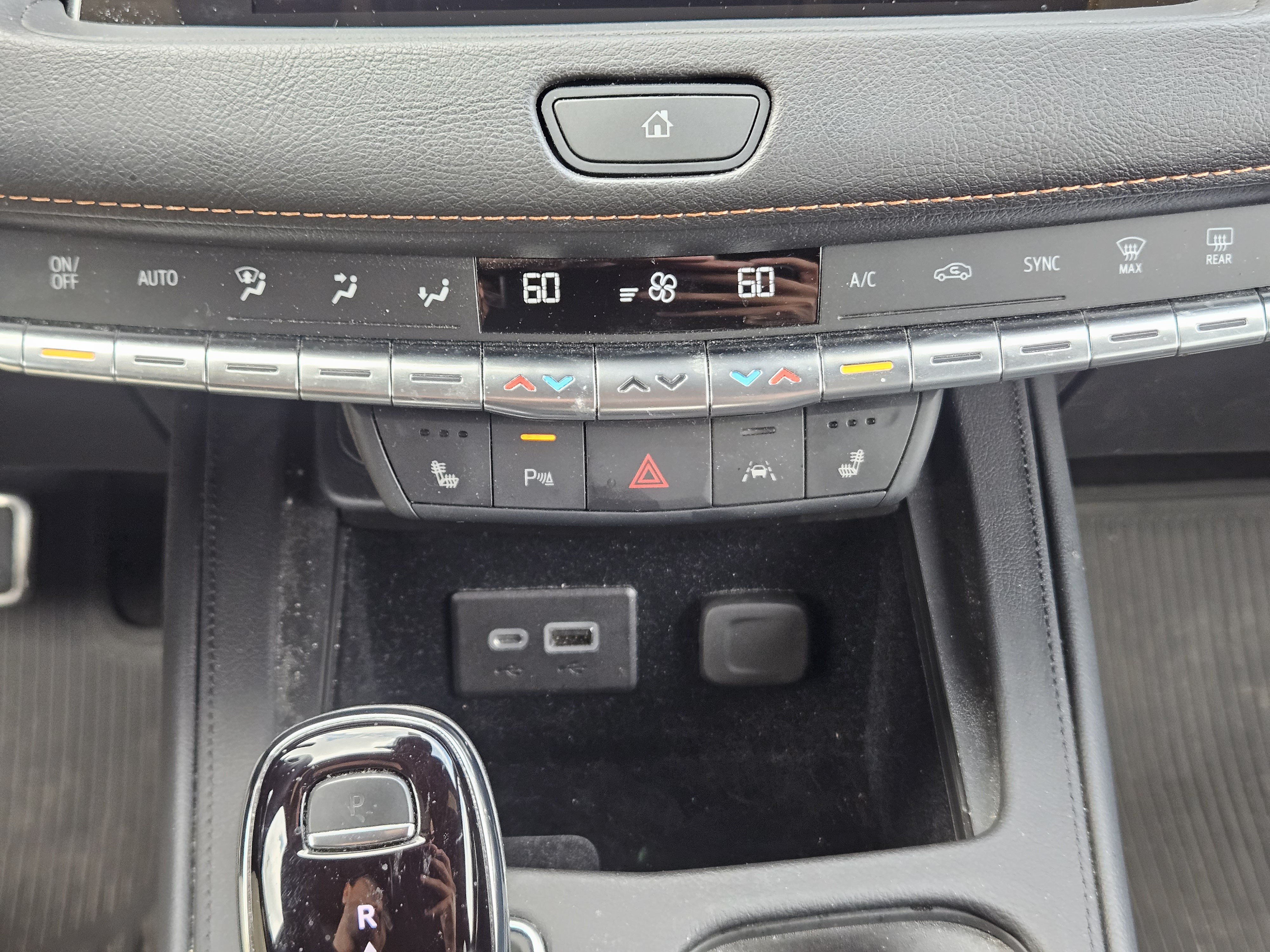 Used 2023 Cadillac XT4 Sport w/ Cold Weather Package FWD image 11