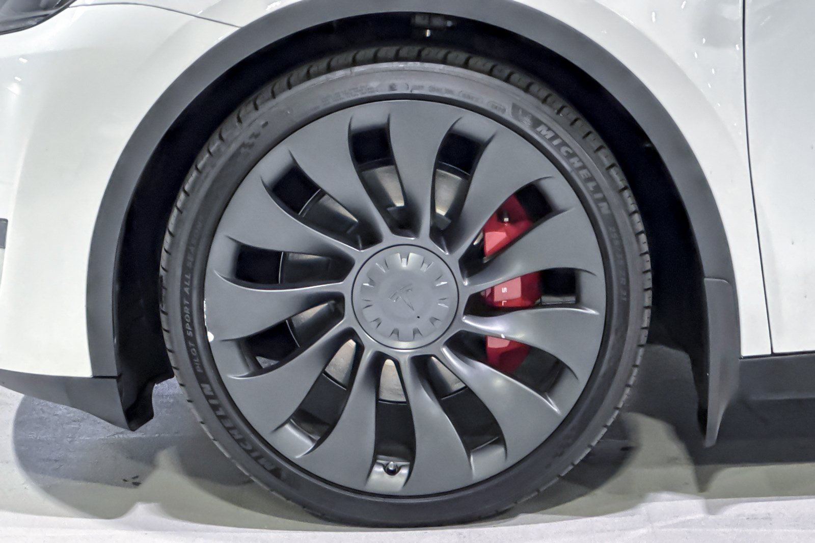 Used 2023 Tesla Model Y Performance AWD/4WD image 13