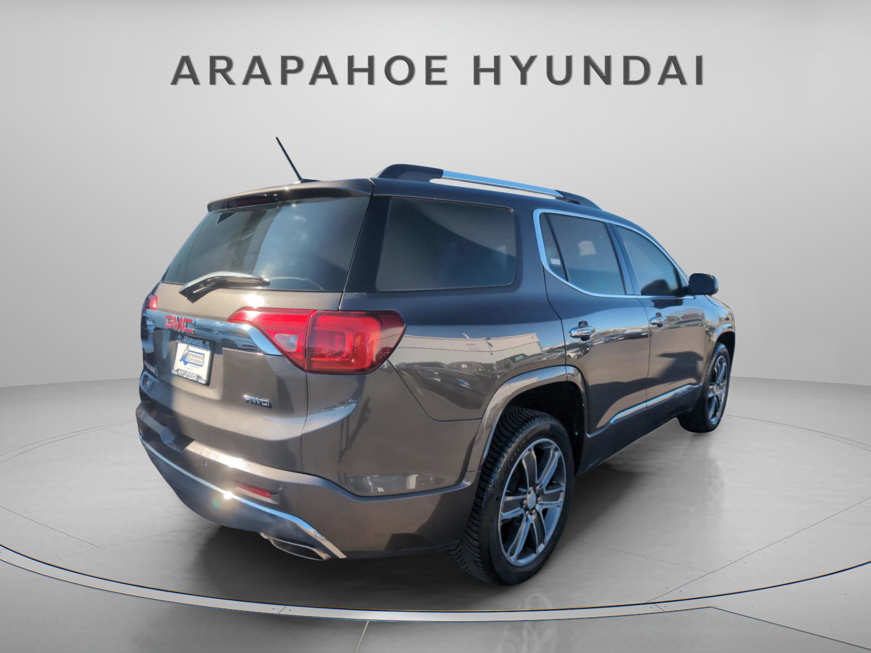 Used 2019 GMC Acadia Denali image 5