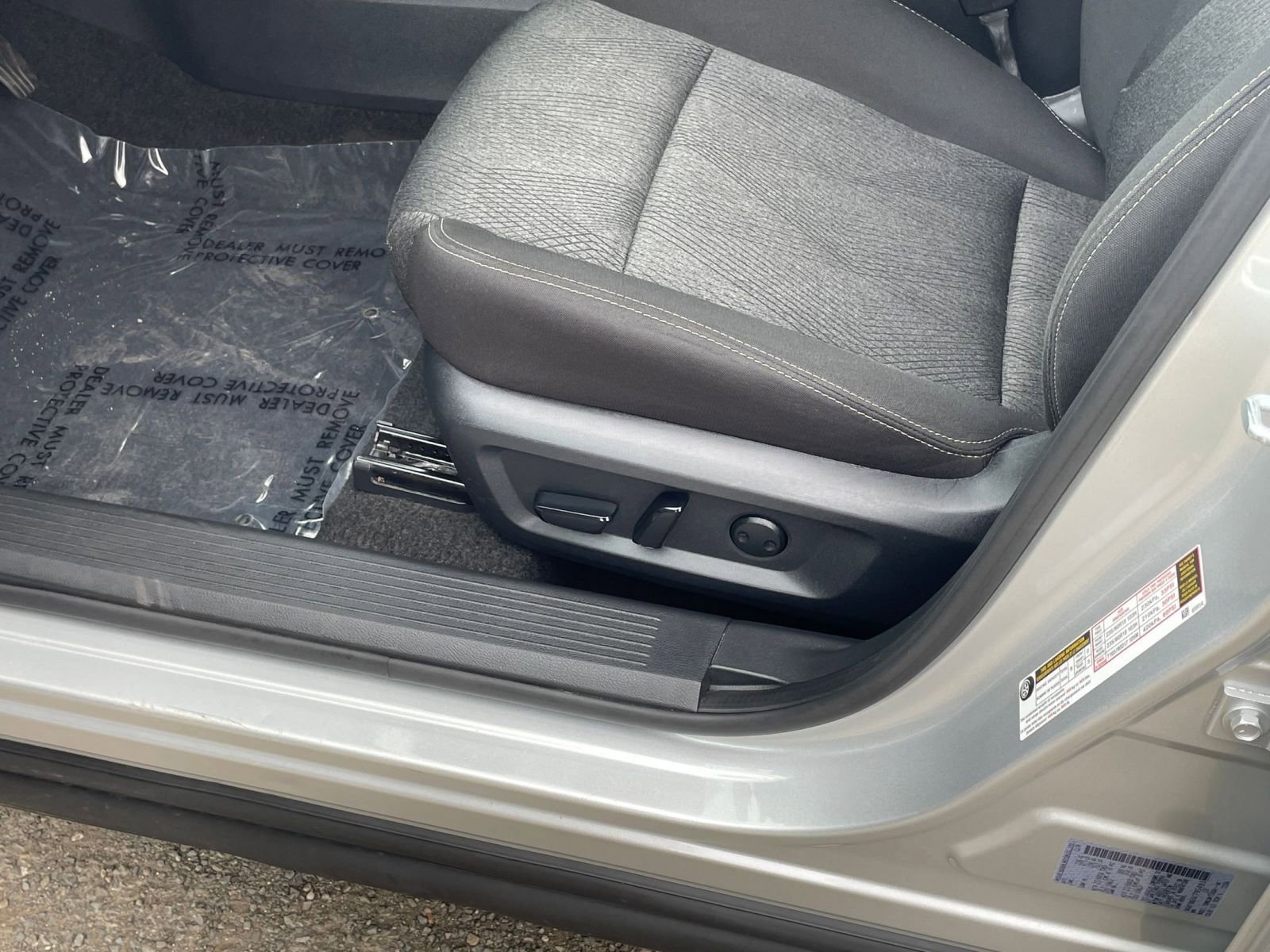 Used 2025 Nissan Rogue SV image 22