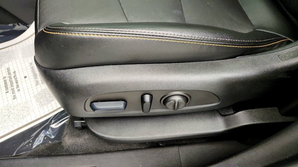 Used 2023 Chevrolet Equinox Premier FWD image 11