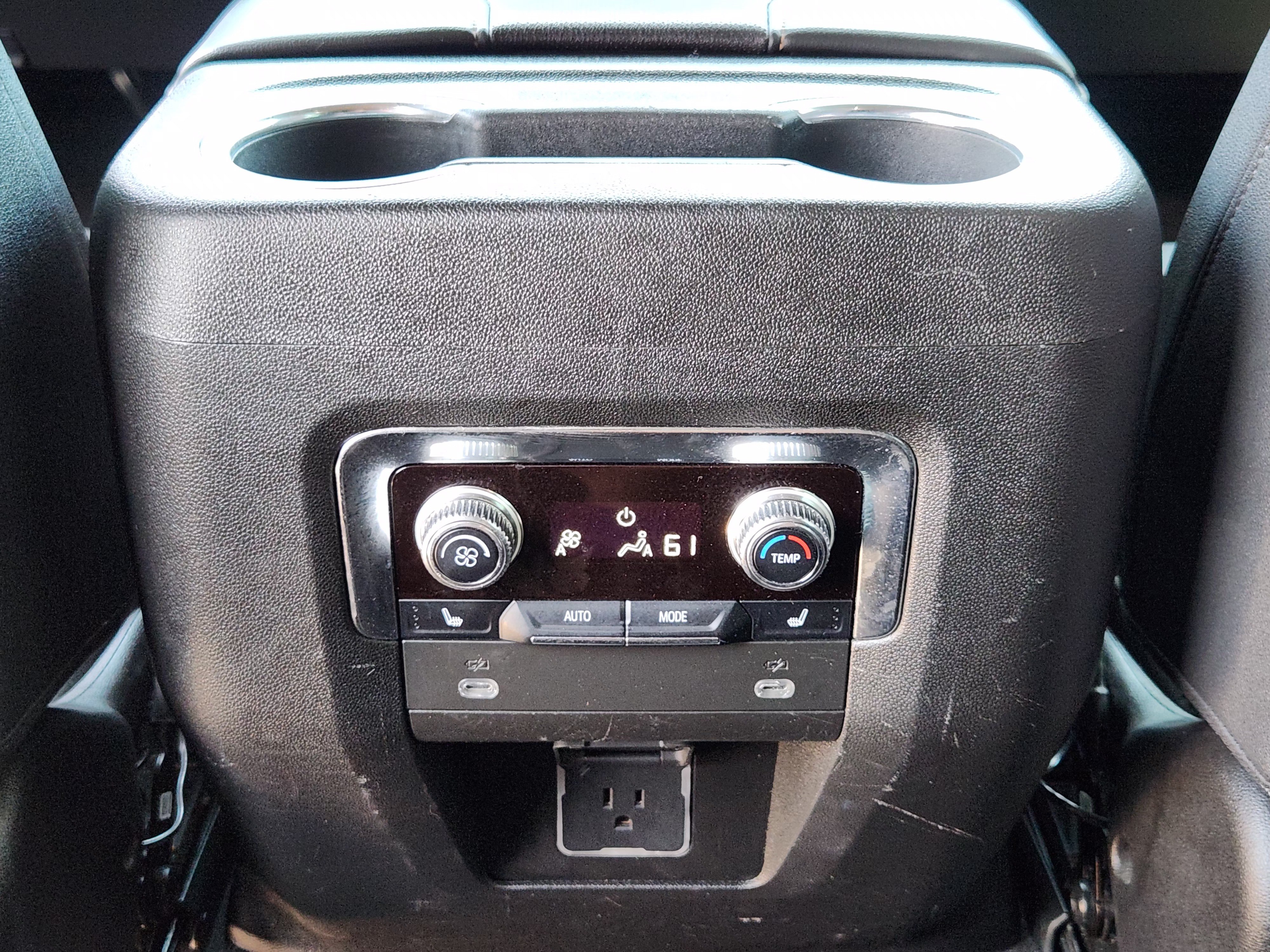 Used 2023 GMC Yukon AT4 w/ AT4 Premium Package AWD/4WD image 31