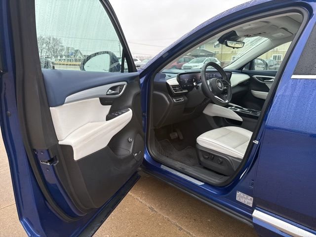 Used 2024 Buick Envision Avenir image 9