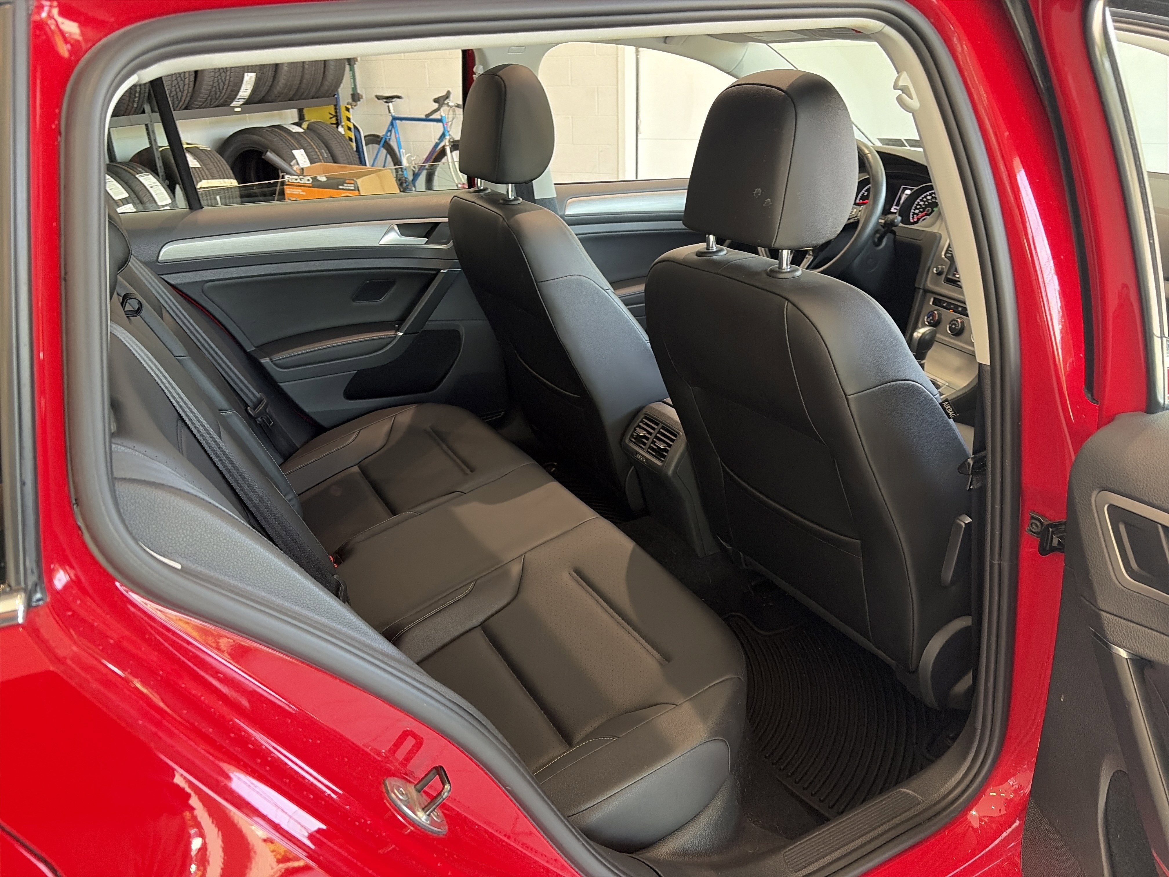Used 2016 Volkswagen Golf Limited Edition FWD image 28