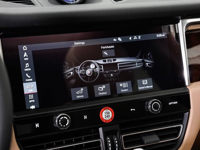 Certified 2026 Porsche Macan AWD/4WD image 18