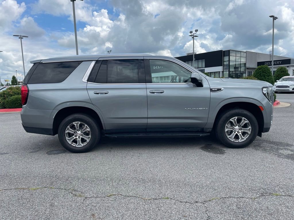 Used 2023 GMC Yukon SLE AWD/4WD image 9
