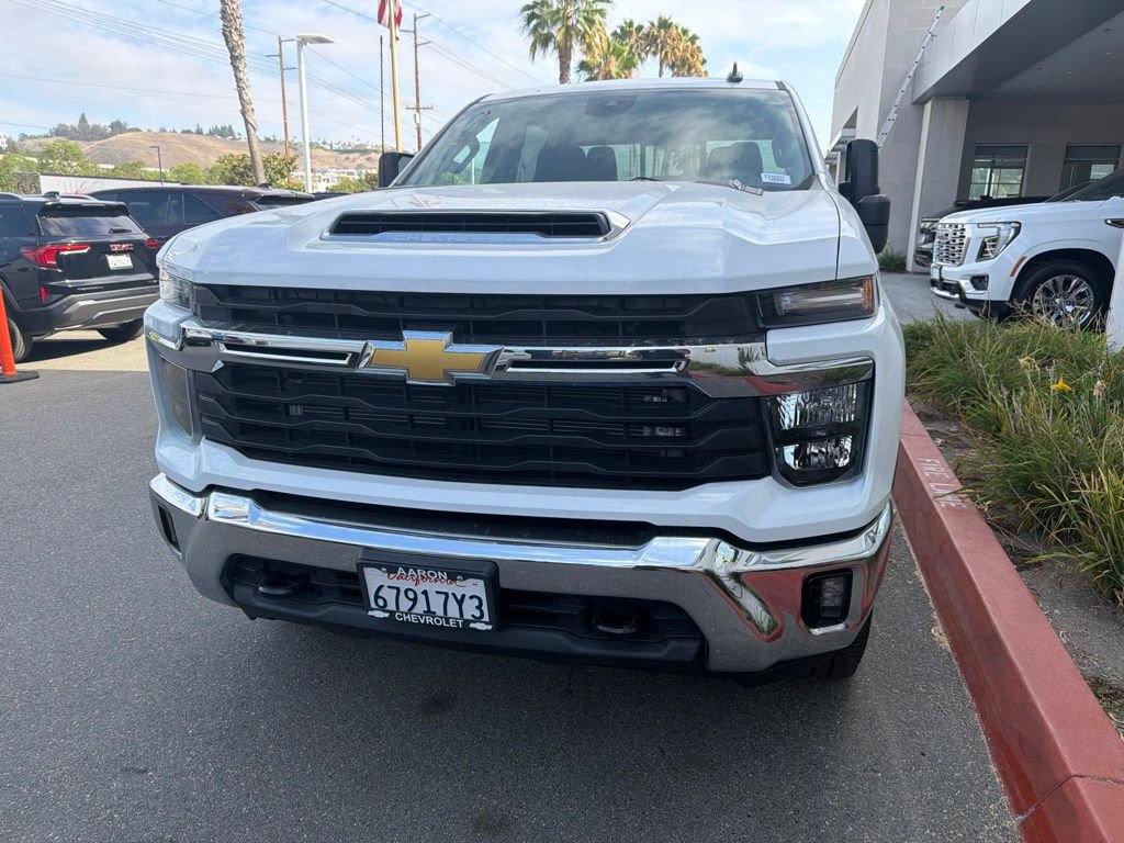 Used 2024 Chevrolet Silverado 2500 LT AWD/4WD image 1