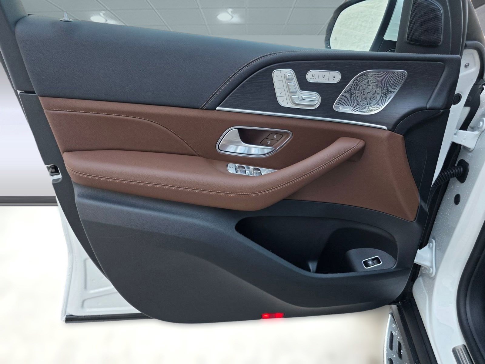 New 2026 Mercedes-Benz GLS 580 4MATIC image 13