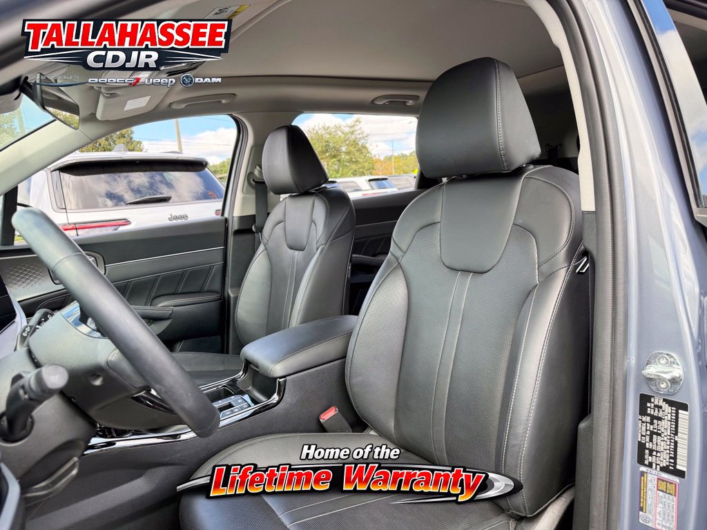 Used 2025 Kia Sorento SX FWD image 18