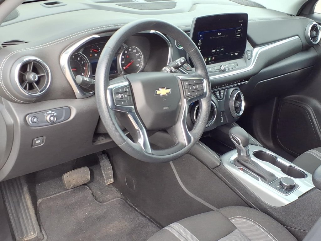 Certified 2025 Chevrolet Blazer LT w/ Driver Confidence Package FWD image 3