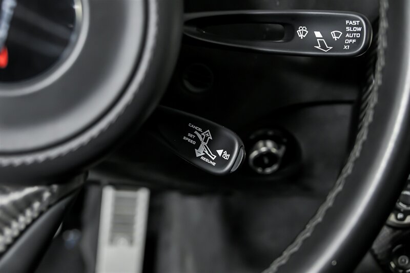 Used 2018 McLaren 720S RWD image 31