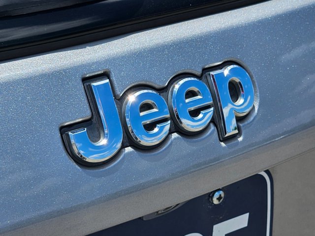 Used 2020 Jeep Compass Sport w/ Tech Group FWD image 17