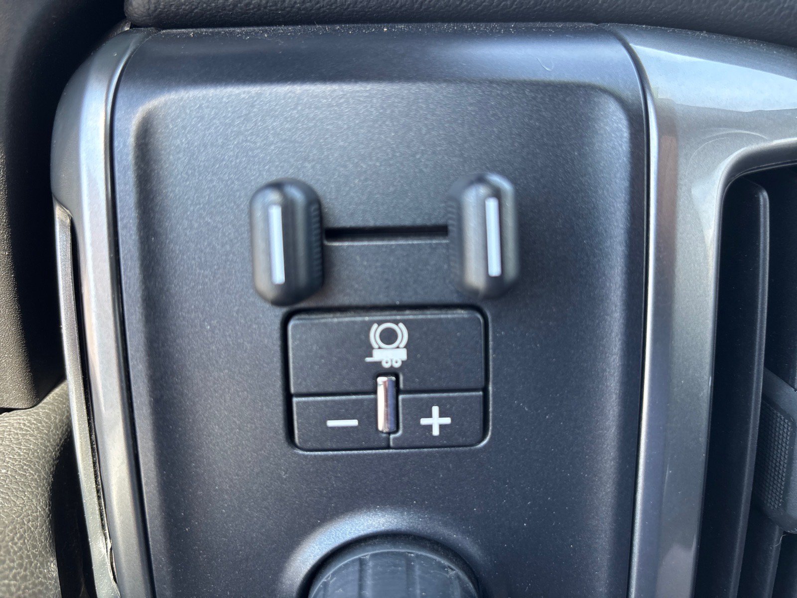 Used 2018 Chevrolet Silverado 1500 LT w/ All Star Edition AWD/4WD image 22