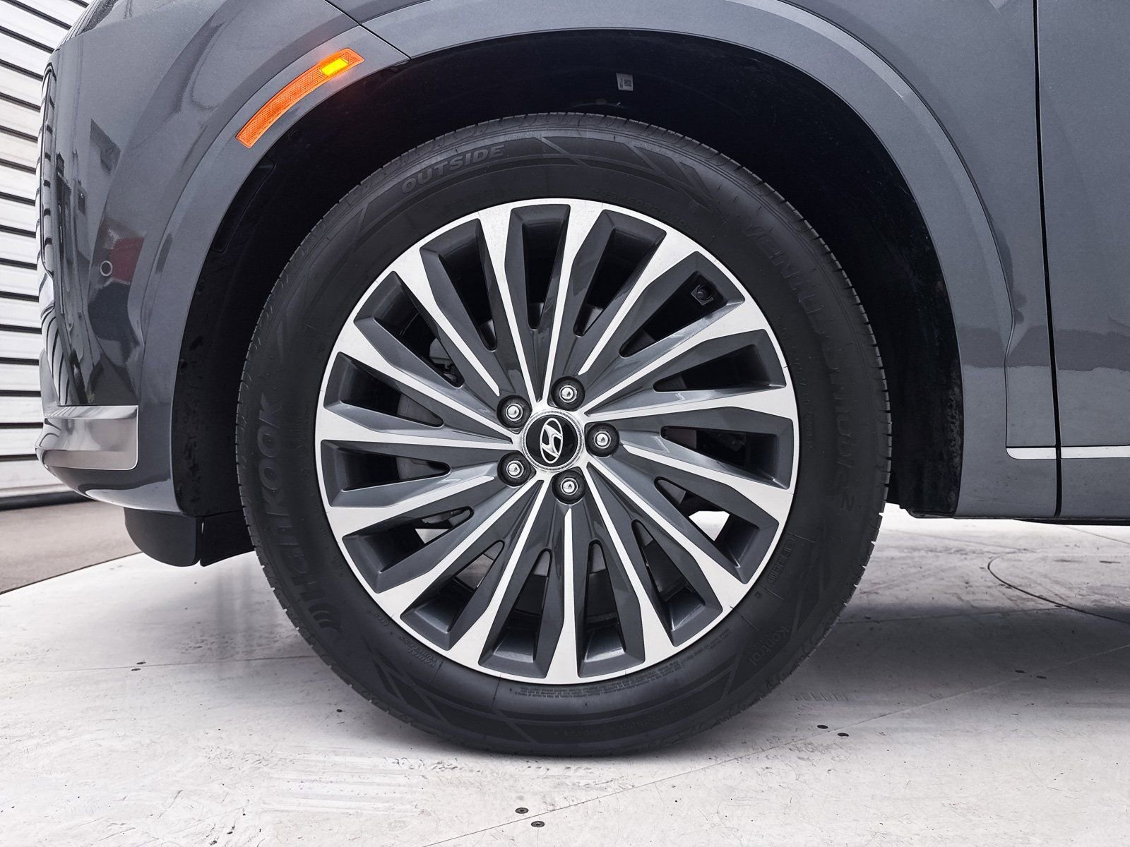 Used 2025 Hyundai Palisade Calligraphy image 17