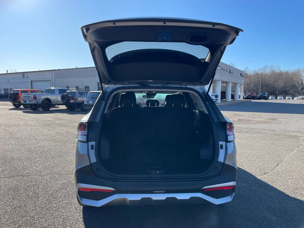 Used 2024 Kia Sportage EX image 11