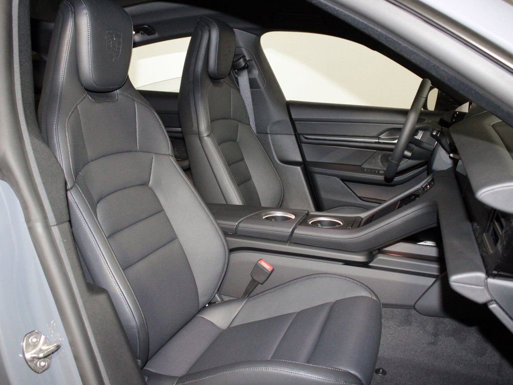 Certified 2025 Porsche Taycan image 40