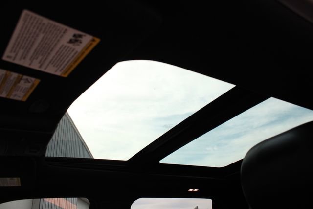 Used 2018 Ford F150 Lariat w/ Equipment Group 502A Luxury image 6