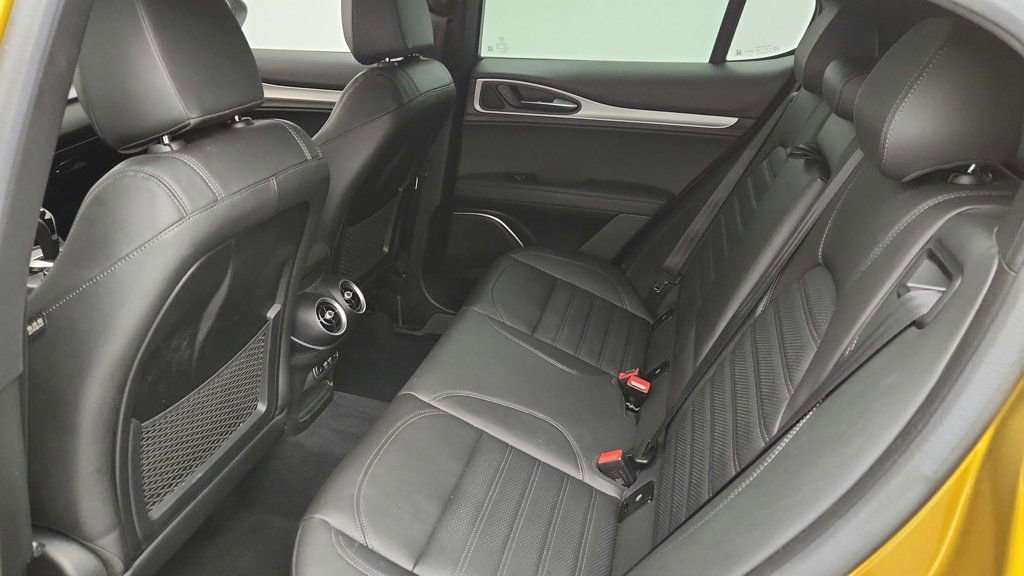 Used 2023 Alfa Romeo Stelvio Veloce image 40