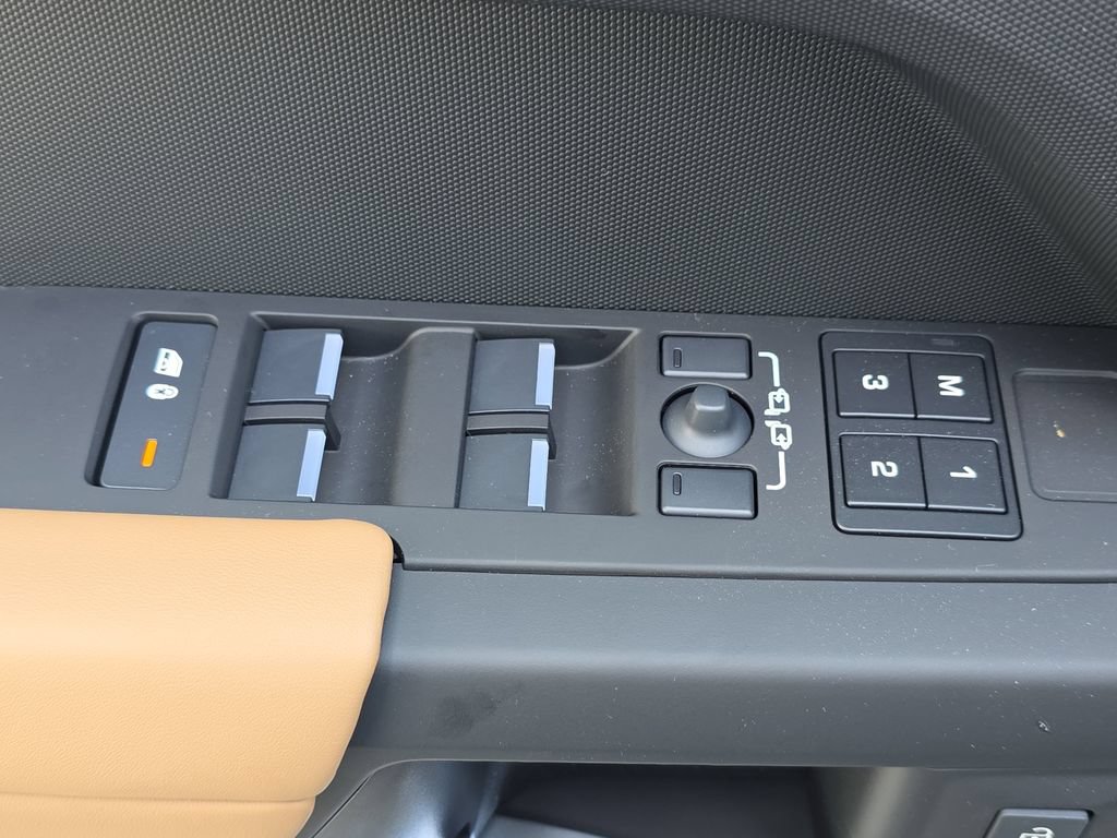 New 2026 Land Rover Defender 130 X-Dynamic SE AWD/4WD image 29