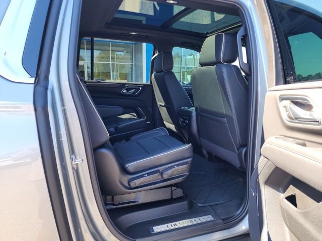 Used 2024 Chevrolet Suburban Premier w/ Premium Package image 22