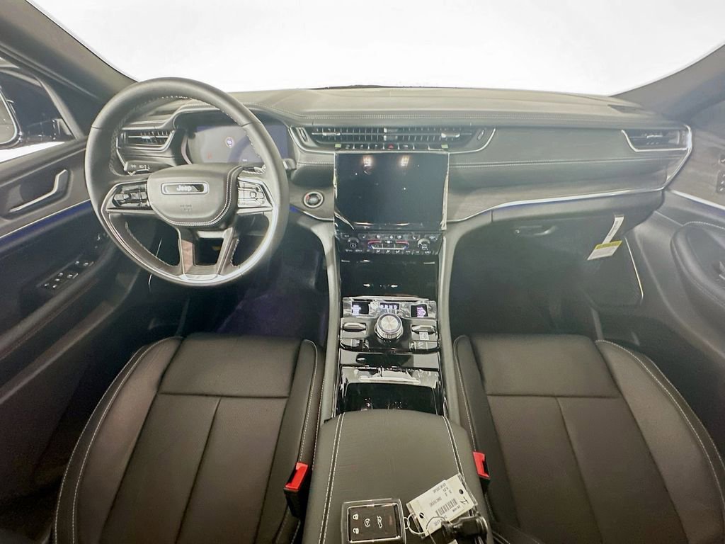 New 2025 Jeep Grand Cherokee Overland w/ Luxury Tech Group IV image 9