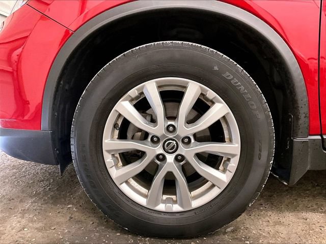 Used 2017 Nissan Rogue SV AWD/4WD image 8