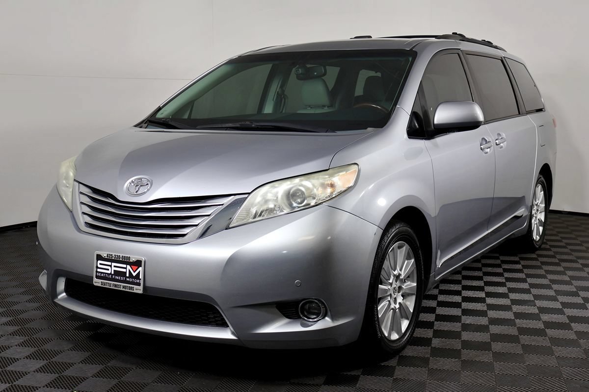 Used 2011 Toyota Sienna Limited w/ Premium Pkg AWD/4WD image 3